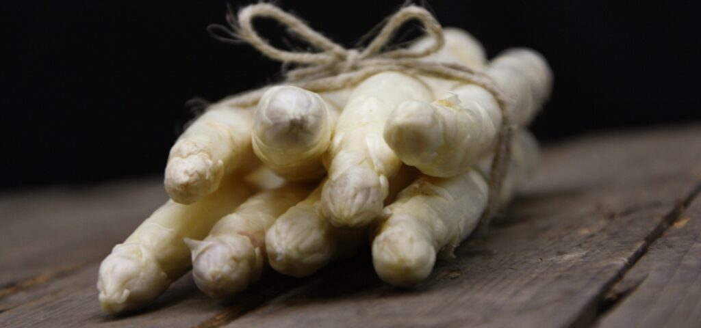 asperges kopen bij de boer in mei