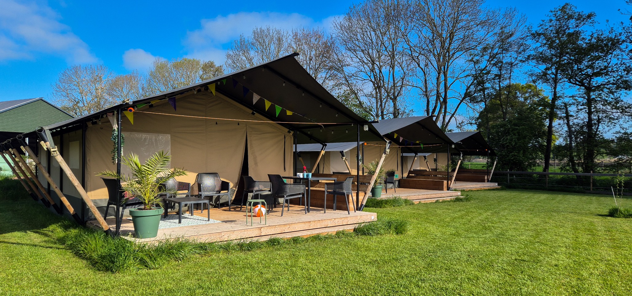 vakantie met kinderen bij de boer glamping happyfarm